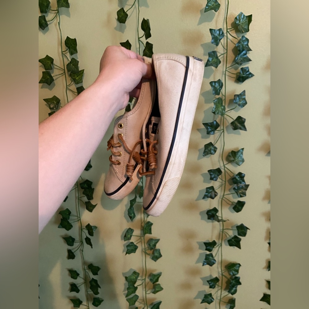 Size 5.5 Tan Sperry